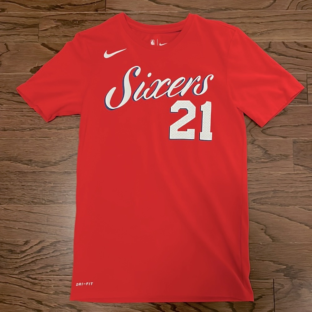 Nike Men’s small dri-fit t-shirt sixers Embiid